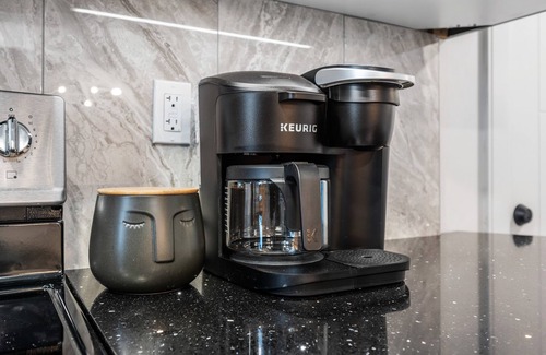 Eastern Hillsides House | Cozy stay at the Mountain Nest Suite w/hot tub