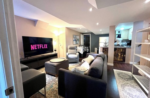 Whitby Apartment | Cozy Stay Near Whitby Downtown – 9 Mins to the Lake, Wildlife & Nature Trails!