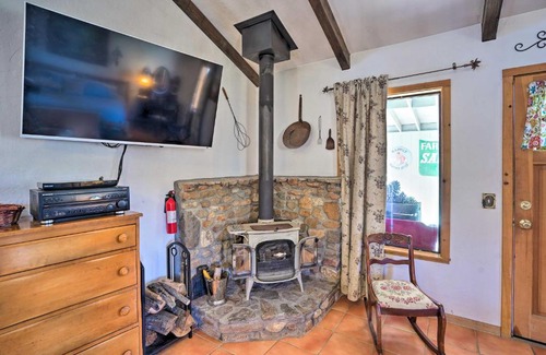 Julian Apartment | Cozy Story Book Barn Cottage with Scenic View