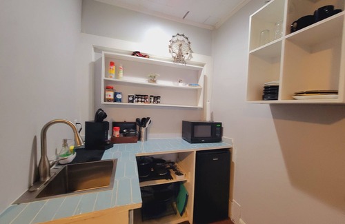 Denton Apartment | Cozy studio in charming Denton flew blocks from UNT