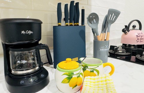 Sunrise Manor Apartment | Cozy Studio In Las Vegas, King Bed Near Freemont Street.