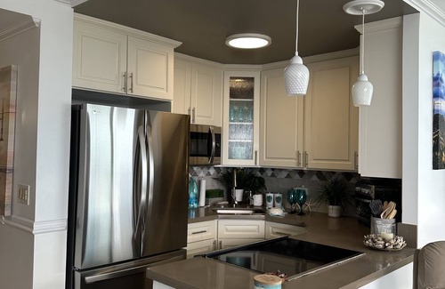 Honolulu Condo | Cozy studio in Waikiki across the street from Waikiki Beach