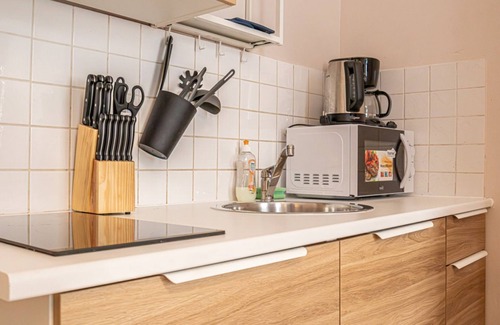 Neulerchenfeld Apartment | Cozy & Stylish 1-BR Studio Retreat-Perfect Getaway