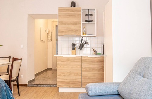 Neulerchenfeld Apartment | Cozy & Stylish 1-BR Studio Retreat-Perfect Getaway