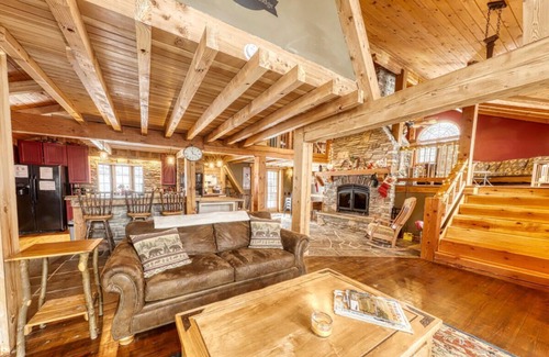 Great Valley House | Cozy Timber Frame Home! 5 minutes to Holiday Valley and downtown Ellicottville!