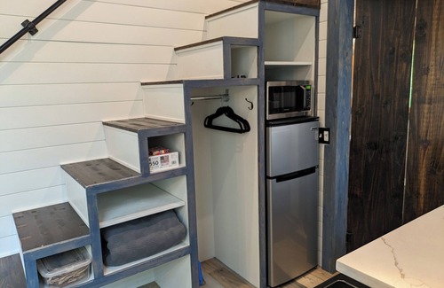 Ruckersville House | Cozy tiny home w/lofted king bed, outdoor oasis and 5-15m to local activities