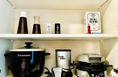 Leduc House | Cozy townhome