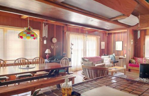 Burnt Ranch House | Cozy Trinity Cottage