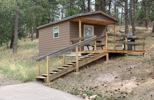 Crook County Cabin | Cozy twin and full bed cabin complete with WiFi, fitness room in superb Aladdin
