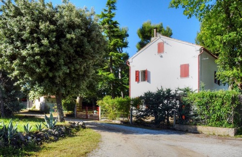 Chiesanuova House | Cozy typically Marche farmhouse