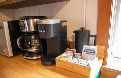 Fitzwilliam Cabin | Cozy Updated Log Cabin with Mountain Views close to Monadnock