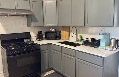 Brighton Park Apartment | Cozy Urban Retreat in the Heart of Chicago