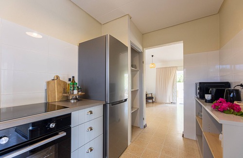 Grote Berg Villa | Cozy villa, 6 persons, private pool, comfortable car (7 seater), tropical garden