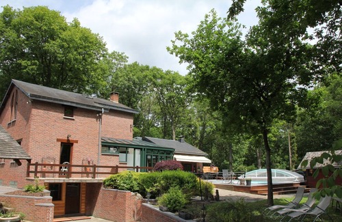 Aye Villa | Cozy Villa in Marche-en-Famenne with Private Pool