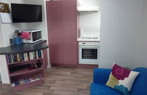 Christchurch House | Cozy, warm, sunny, modern, fully self-contained flat