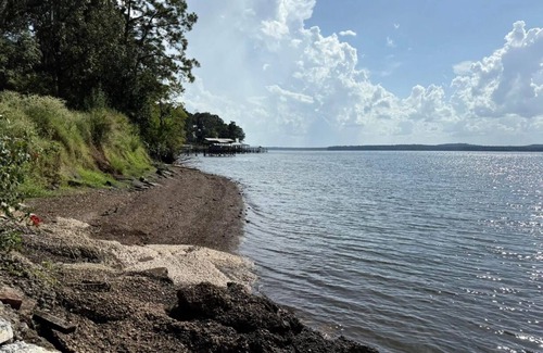Negreet Cabin | Cozy water front cabin next to boat launch and swimming area!