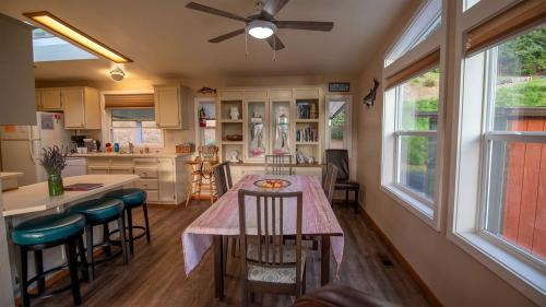 Lakeside House | Cozy Waterfront Cottage with Hot Tub in Lakeside, Oregon