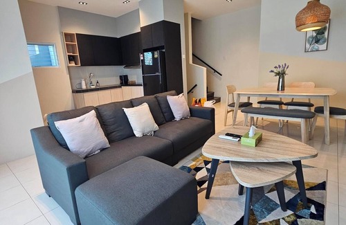 Sitiawan House | CozyHome - 3 bedroom Town House with free Wi-Fi