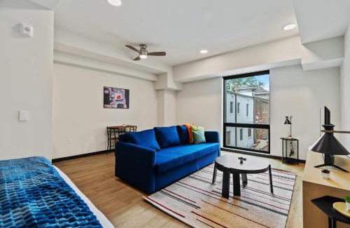 Lockerbie Square Apartment | CozySuites on Mass with garage parking #16