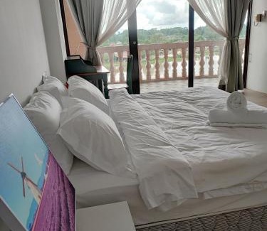 Kampung Surabaya Apartment | Cozzzy hut Riverbank Suites Kuching with spectacular River view