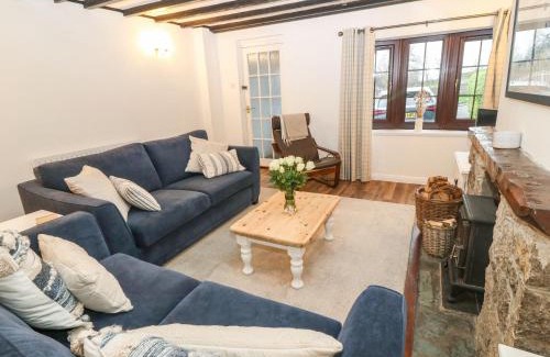 Tyn-y-Gongl House | Craig Mawr