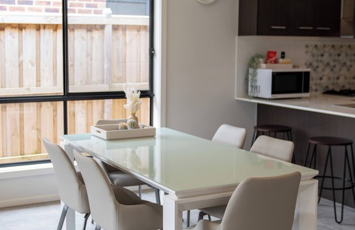 Cranbourne East House | Cranbourne Entire house 4bedroom