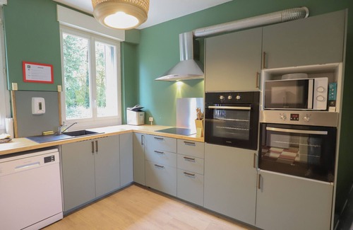 Saint-Cyr-les-Colons Villa | Crazy Villa Radar (89) - Heated pool - Multisports field - 2h Paris - 30p.