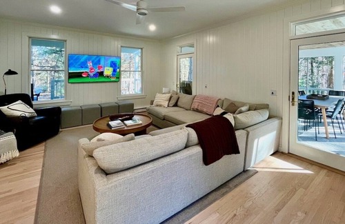 Egremont House | Creamery: stunning, renovated 5 bedroom w/ hot tub, screened-in porch, firepit and more!