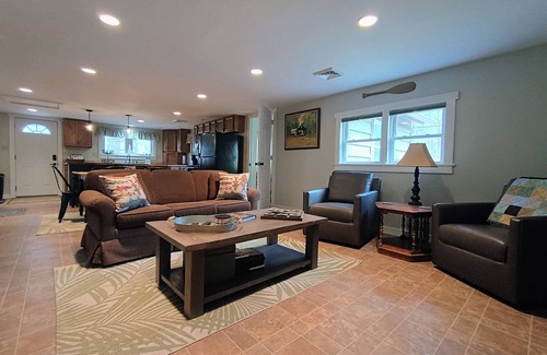 Lairdsville Cabin | Creekside: Cozy 3-Bedroom Cabin on Loyalsock Creek – Fish, Hike, Kayak or Relax!