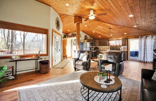Wellsboro House | Creekside Retreat: Rail Trail Access Nearby!