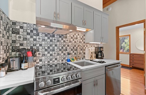 Durango Cottage | Creekside Retreat, Pet Friendly, A/C, Incredible Views, Close to town!