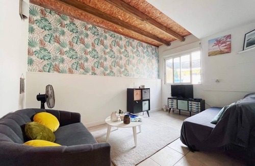 Petite-ÃŽle House | Creole Varangue with heated pool/balneotherapy in the wild south