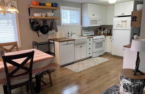 Crescent House | Crescent Cabin by Lakes & Rivers