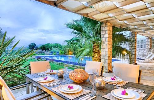 Dramia Villa | Cretan Mansion with Heated Swimming Pool