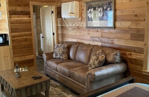 Hamilton Cabin | Crooked Creek Ranch Cabin 11