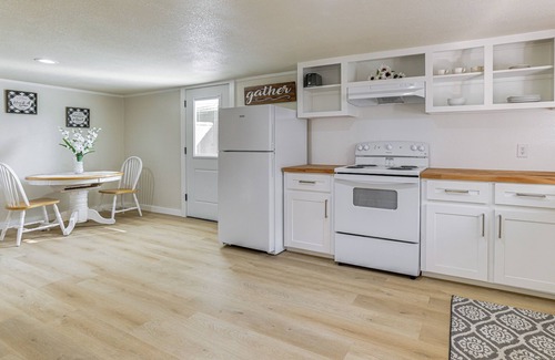 Crosby Cottage | 'crosby Huffman Hideaway' Serene Escape w/Yard