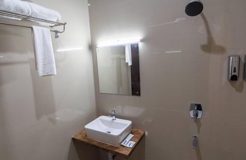 Peelamedu Bed & Breakfast | Cross Roads Inn