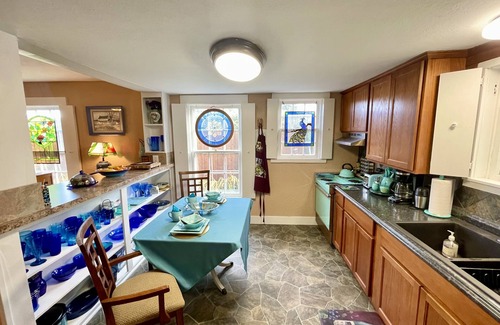 Milwaukie Cottage | Crossroads Country Cottage