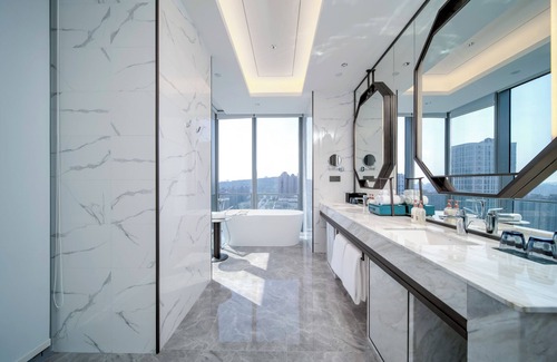 Yuhang District Hotel | Crowne Plaza Hangzhou Linping by IHG