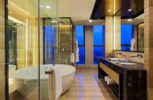 Xiqing Qu Hotel | Crowne Plaza Tianjin Meijiangnan by IHG