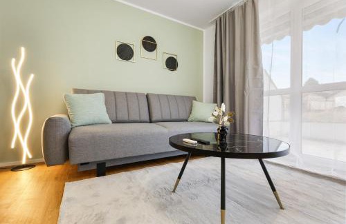 Antonviertel Apartment | cruwzo I Modern Centrally Located Apartment with Parking