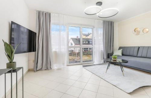 Antonviertel Apartment | cruwzo I Modern Centrally Located Apartment with Parking