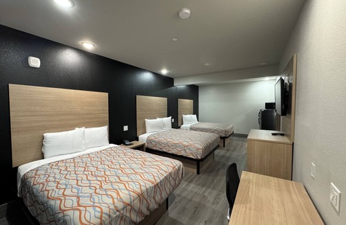 Barker Hotel | Crystal Inn