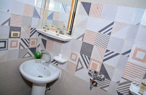 Al Haram House | Crystal pyramid inn