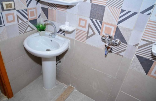 Al Haram House | Crystal pyramid inn