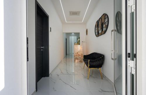 Leverano Bed & Breakfast | CrystalRooms