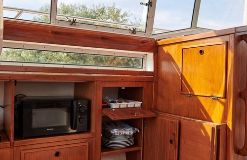 Chinchon Boat Rental | Cuchi boat