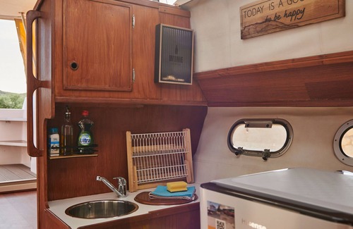 Chinchon Boat Rental | Cuchi boat