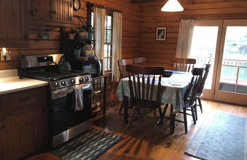 Fair Haven Cabin | Custom 3-br Log Home: Perch Pond
