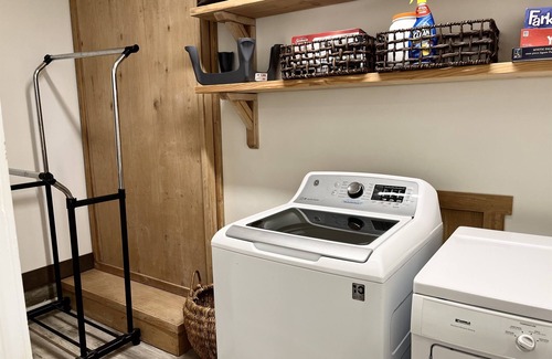 Creswell House | Cute 1 bedroom "Ohana" 10 miles from Eugene